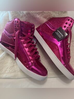 Classic Pastries Women’s Metallic Hot Pink High-Top Sneakers Supportive Comfort